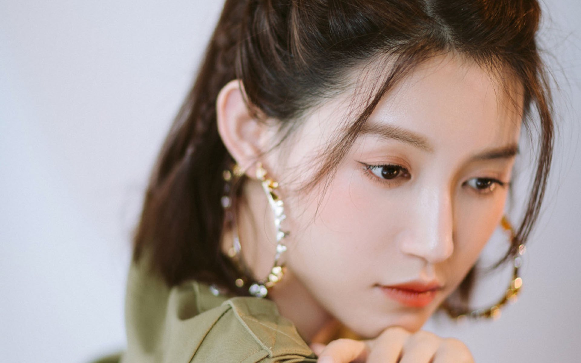 熊猫体育网页版-“球场背后：明星场外趣味爱好揭秘”，明星喜欢的球队