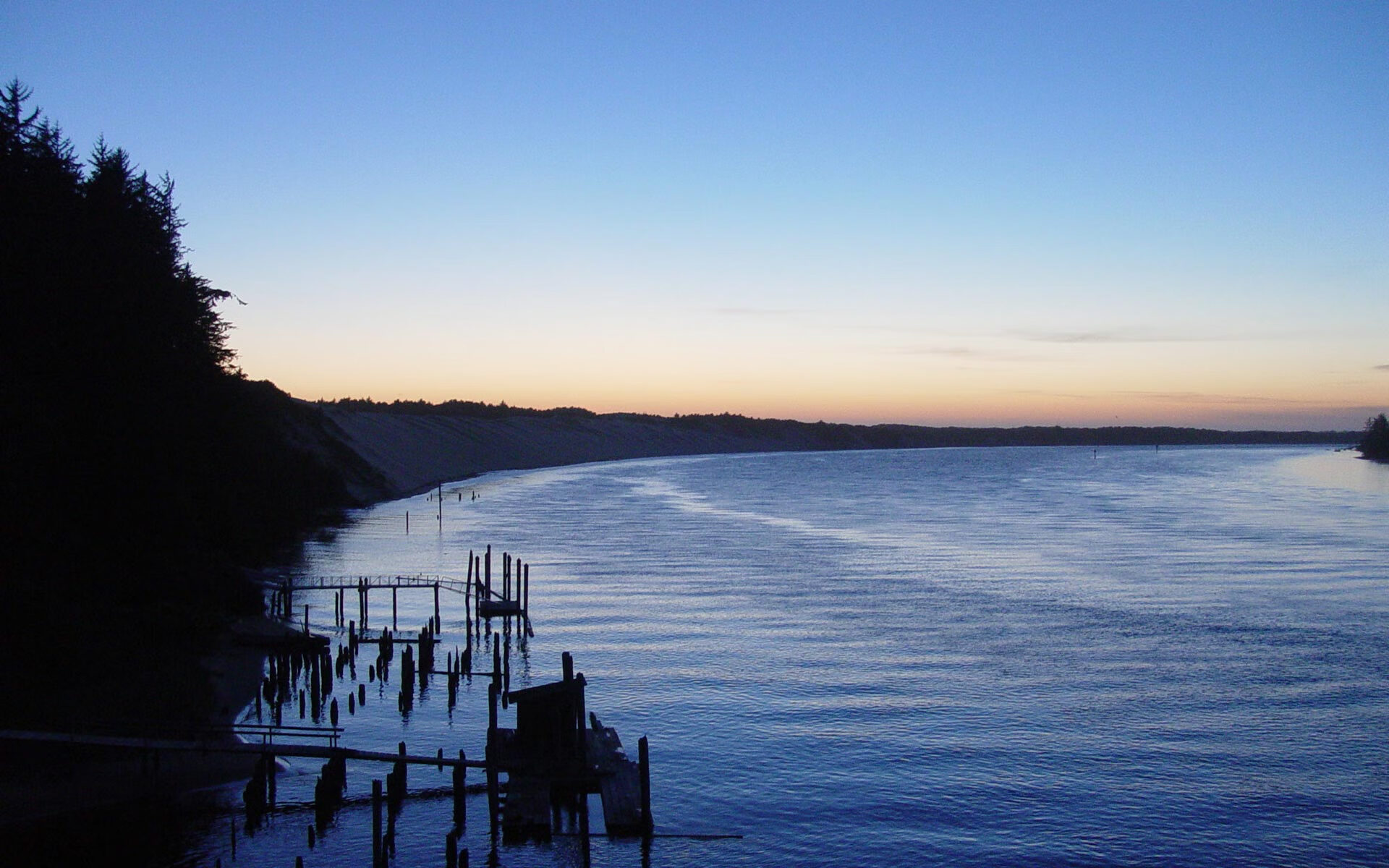 熊猫体育娱乐-传统竹竿跳高比赛，体验民族运动的魅力，竹竿跳跃