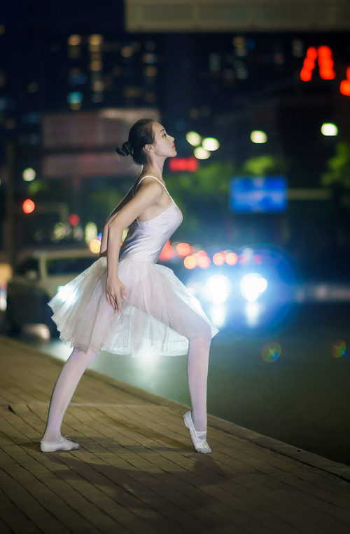 熊猫体育app官网-《库里三分球命中率低迷，勇士进攻受限》，勇士库里三分最多的一场