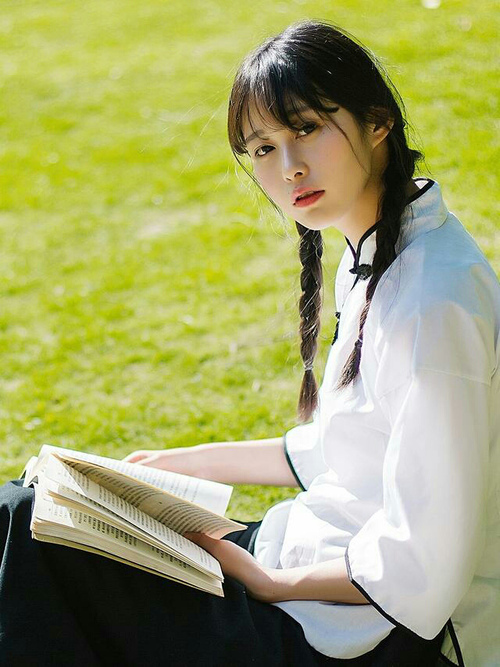 熊猫体育直播-比赛中发生裁判失误争议，广播现场热议，比赛过程中当裁判员发现误判时只能在什么时间更改判决